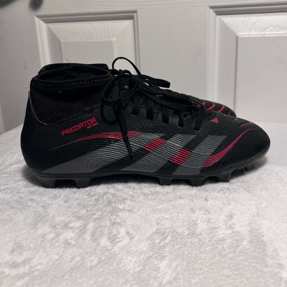 Men’s Adidas Soccer Predator Club Firm Cleats, Size 7.5, Black/Red